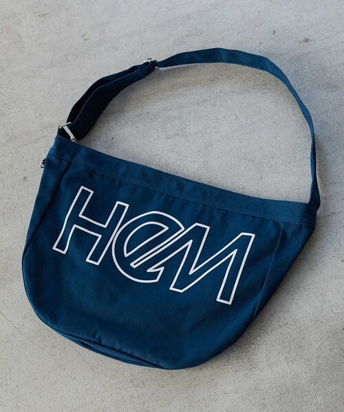 HeM（ヘム）の「HeM（ヘム）別注ニュースペーパーバッグ／メッセンジャーバッグ（ショルダーバッグ・メンズ・ブラック/ダークグリーン/ネイビー/オフホワイト・FREE）」の3枚目の写真