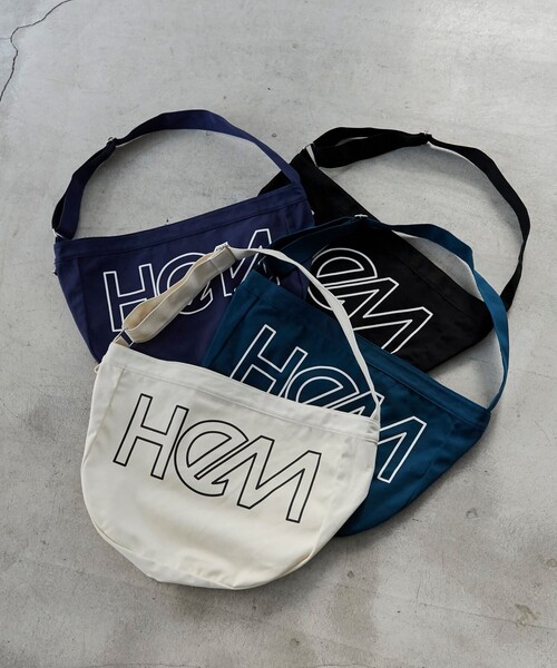 HeM（ヘム）の「HeM（ヘム）別注ニュースペーパーバッグ／メッセンジャーバッグ（ショルダーバッグ・メンズ・ブラック/ダークグリーン/ネイビー/オフホワイト・FREE）」の5枚目の写真