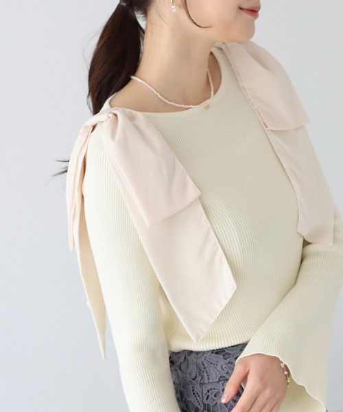 BLUEEAST（ブルーイースト）の「ショルダーリボンフレアリブニット（ニット/セーター・レディース・ブラック/ピンクベージュ/オフホワイト/ブラック×ブラック・MEDIUM）」の9枚目の写真