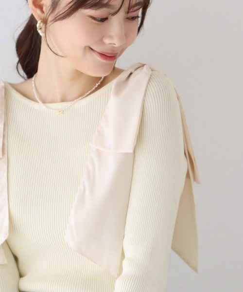 BLUEEAST（ブルーイースト）の「ショルダーリボンフレアリブニット（ニット/セーター・レディース・ブラック/ピンクベージュ/オフホワイト/ブラック×ブラック・MEDIUM）」の7枚目の写真