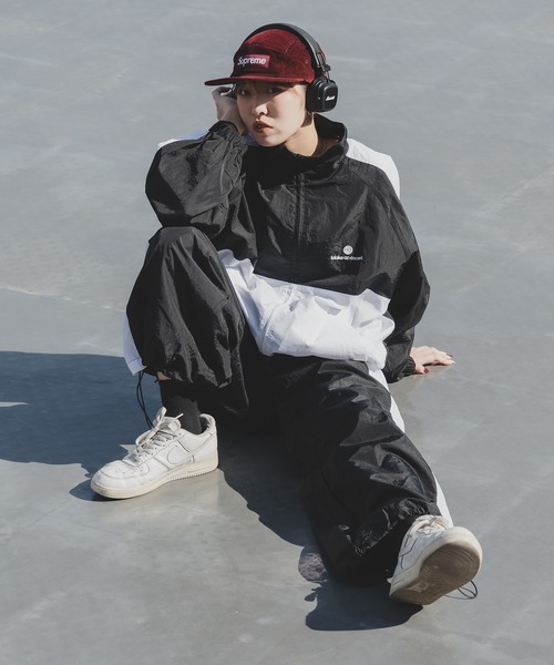 kutir(クティール)の「【M,L2サイズ】刺繍ロゴ配色ナイロンブルゾン(ブルゾン・レディース・グレー/ブラック/ネイビー・MEDIUM/LARGE)」の13枚目の写真