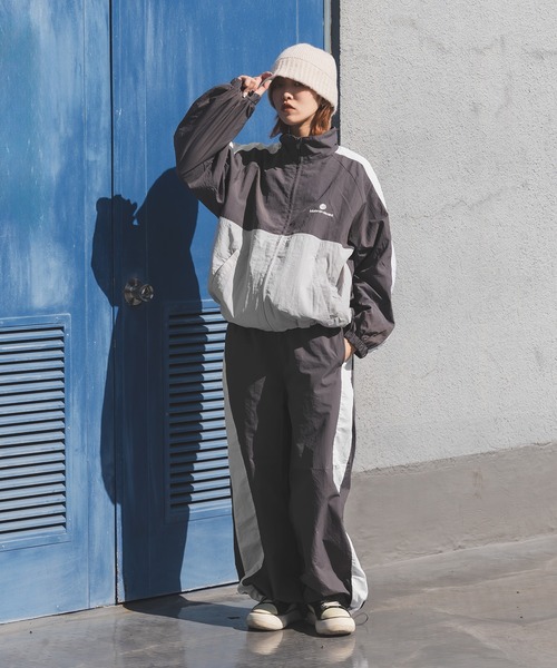 kutir(クティール)の「【M,L2サイズ】刺繍ロゴ配色ナイロンブルゾン(ブルゾン・レディース・グレー/ブラック/ネイビー・MEDIUM/LARGE)」の18枚目の写真