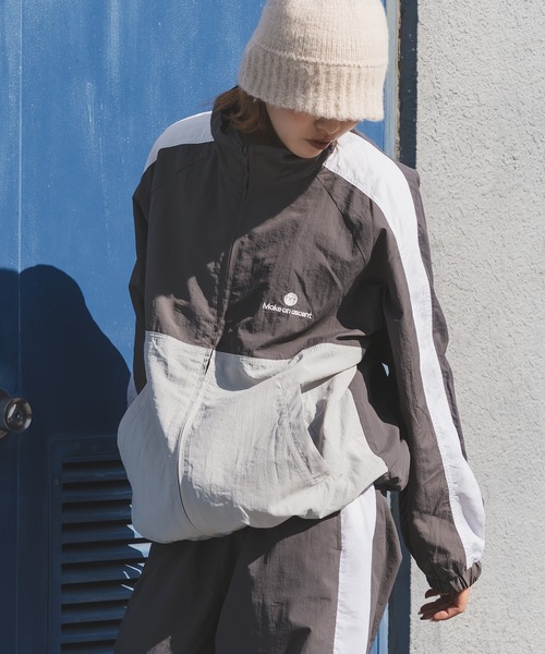 kutir(クティール)の「【M,L2サイズ】刺繍ロゴ配色ナイロンブルゾン(ブルゾン・レディース・グレー/ブラック/ネイビー・MEDIUM/LARGE)」の16枚目の写真