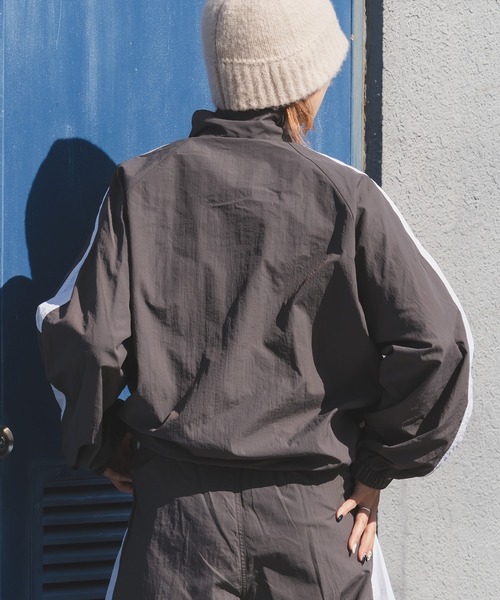 kutir(クティール)の「【M,L2サイズ】刺繍ロゴ配色ナイロンブルゾン(ブルゾン・レディース・グレー/ブラック/ネイビー・MEDIUM/LARGE)」の17枚目の写真