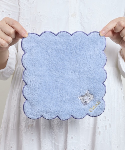 薄い青と紫の刺繍ハンカチ　　汕頭ハンカチ　未使用品　オマケ付き♥ 2カラーステッチタオルハンカチ