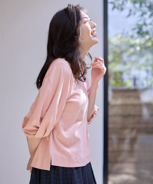 ANY(エニィ)の「シルケットスムース タックスリーブプルオーバー(Tシャツ/カットソー・レディース・ネイビー系/スモーキーグリーン系/ブルー系/ベージュ系/オールドローズ系/アイボリー系・4)」の14枚目の写真