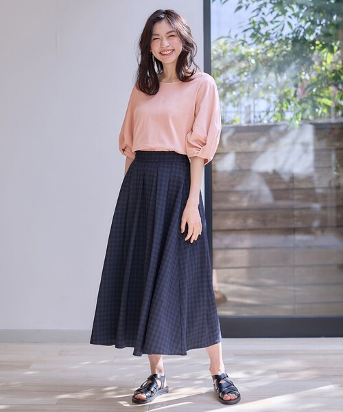 ANY(エニィ)の「シルケットスムース タックスリーブプルオーバー(Tシャツ/カットソー・レディース・ネイビー系/スモーキーグリーン系/ブルー系/ベージュ系/オールドローズ系/アイボリー系・4)」の15枚目の写真