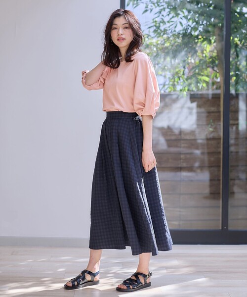 ANY(エニィ)の「シルケットスムース タックスリーブプルオーバー(Tシャツ/カットソー・レディース・ネイビー系/スモーキーグリーン系/ブルー系/ベージュ系/オールドローズ系/アイボリー系・4)」の16枚目の写真