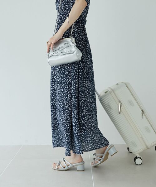 MAJESTIC LEGON(マジェスティックレゴン)の「ダブルリボンサンダル(サンダル・レディース・ブラック/アイボリー/シルバー・SMALL/MEDIUM/LARGE/X-LARGE)」の4枚目の写真