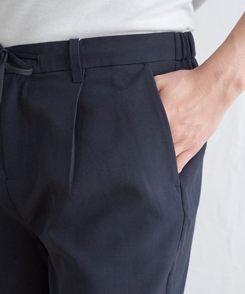 ikka(イッカ)の「【イージーケア/セットアップ対応】Reflax(R) リラックスイージーアンクルパンツ(その他パンツ・メンズ・チャコールグレー/グリーン/ダークネイビー/ベージュ・S/M/L/XL)」の12枚目の写真