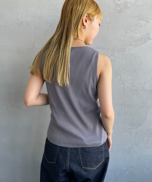 NOIR FABRIK（ヌワールファブリック）の「[NOIR FABRIK/ヌワールファブリック] ボートネック ノースリーブカットソー（タンクトップ・レディース・オフホワイト/チャコールグレー/ブルー/ブラック/ベージュ・0/1）」の13枚目の写真