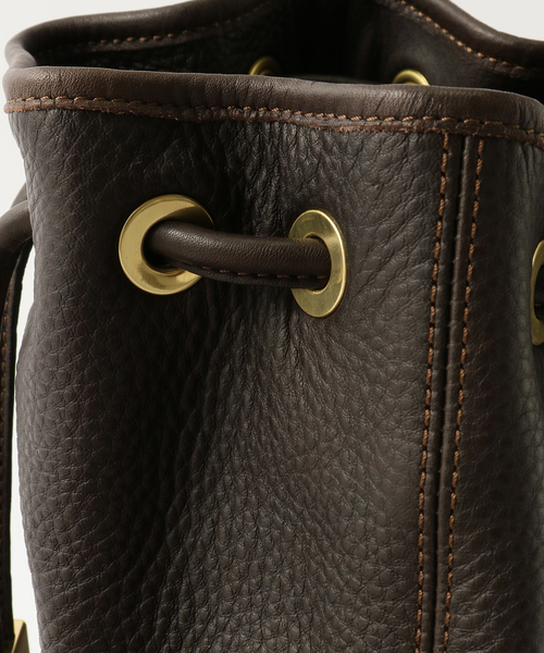 EDIFICE(エディフィス)の「【S.MANO / エス マーノ】DRAWSTRING BAG SMALL(ショルダーバッグ・メンズ・ブラウン・FREE)」の4枚目の写真