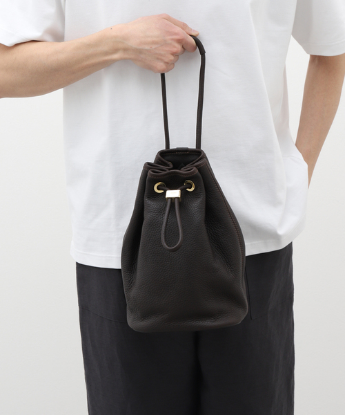 EDIFICE(エディフィス)の「【S.MANO / エス マーノ】DRAWSTRING BAG SMALL(ショルダーバッグ・メンズ・ブラウン・FREE)」の6枚目の写真