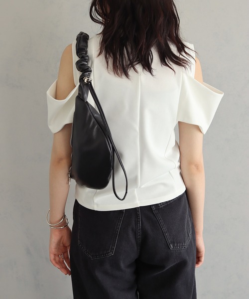 cheriella（シェリエラ）の「【cheriella】2WAYドロストショルダーバッグ 2-WAY DRAWSTRING SHOULDER BAG（ハンドバッグ・レディース・シルバー/ブラック/アイボリー・ONESIZE）」の16枚目の写真