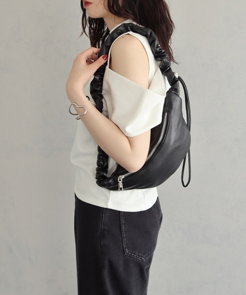 cheriella（シェリエラ）の「【cheriella】2WAYドロストショルダーバッグ 2-WAY DRAWSTRING SHOULDER BAG（ハンドバッグ・レディース・シルバー/ブラック/アイボリー・ONESIZE）」の14枚目の写真