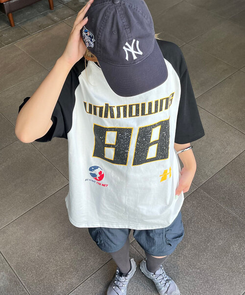 CIAOPANIC（チャオパニック）の「【ユニセックス】ホッケーグラフィックラグランTEE（Tシャツ/カットソー・レディース・レッド/ブラック/ネイビー・FREE）」の18枚目の写真