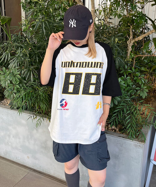 CIAOPANIC（チャオパニック）の「【ユニセックス】ホッケーグラフィックラグランTEE（Tシャツ/カットソー・レディース・レッド/ブラック/ネイビー・FREE）」の20枚目の写真