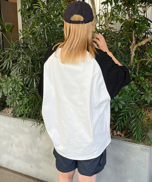 CIAOPANIC（チャオパニック）の「【ユニセックス】ホッケーグラフィックラグランTEE（Tシャツ/カットソー・レディース・レッド/ブラック/ネイビー・FREE）」の22枚目の写真