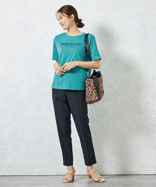 A/C DESIGN BY ALPHA CUBIC(エーシーデザインバイアルファキュービック)の「【UVカット・近赤外線カット】ロゴプリントTシャツ(Tシャツ/カットソー・レディース・オフホワイト/グリーン/ライトグレー・LL/L/M)」の13枚目の写真