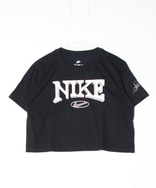 NIKE(ナイキ)の「NIKE AS W NSW SS TEE OC VARZITY / ナイキ ウィメンズ NSW OC VARZITY S/S Tシャツ 【SP】(Tシャツ/カットソー・レディース・ネイビー/ブラック・S/M/L/XS)」の2枚目の写真