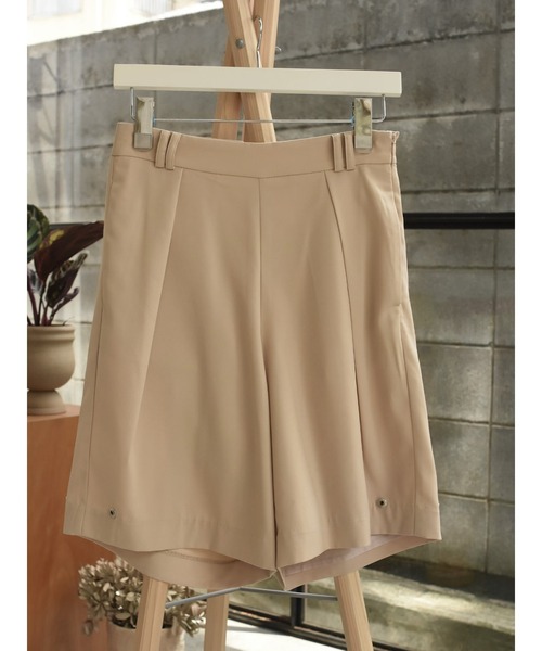 Katrin TOKYO(カトリーントーキョー)の「side button bermuda pants(その他パンツ・レディース・グレイッシュブルー/スモークピンク/ベージュ・FREE/XS)」の2枚目の写真