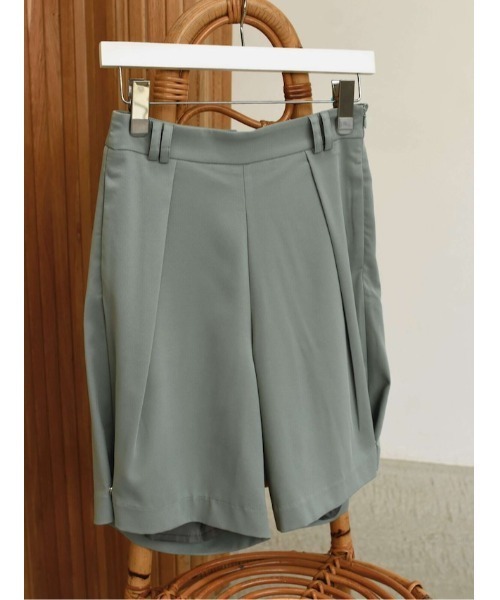 Katrin TOKYO(カトリーントーキョー)の「side button bermuda pants(その他パンツ・レディース・グレイッシュブルー/スモークピンク/ベージュ・FREE/XS)」の11枚目の写真