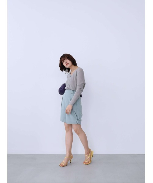 Katrin TOKYO(カトリーントーキョー)の「side button bermuda pants(その他パンツ・レディース・グレイッシュブルー/スモークピンク/ベージュ・FREE/XS)」の16枚目の写真