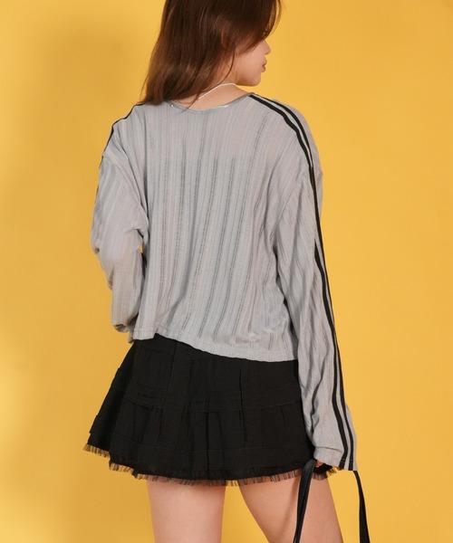 HOOK(フック)の「【HOOK】for girls 袖リボンライン前後2WAY透かしカーディガン (SS)(カーディガン/ボレロ・レディース・ブルー/グレー/ブラック×ホワイト・XL/L/M)」の2枚目の写真