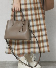 Ungrid（アングリッド）の「【Ungrid/アングリッド】カラーロゴ金具　キーハウス付き両アオリポケットハンドバッグ　ショルダーストラップ付（ハンドバッグ）」