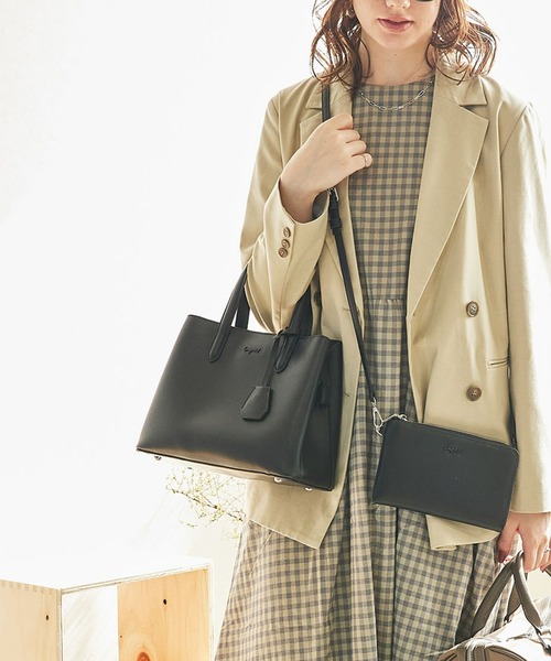 Ungrid（アングリッド）の「【Ungrid/アングリッド】カラーロゴ金具　キーハウス付き両アオリポケットハンドバッグ　ショルダーストラップ付（ハンドバッグ・レディース・グレイッシュベージュ/ブラック/アイボリー/グレー/ブルーグレー・FREE）」の3枚目の写真