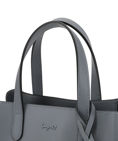 Ungrid（アングリッド）の「【Ungrid/アングリッド】カラーロゴ金具　キーハウス付き両アオリポケットハンドバッグ　ショルダーストラップ付（ハンドバッグ・レディース・グレイッシュベージュ/ブラック/アイボリー/グレー/ブルーグレー・FREE）」の21枚目の写真