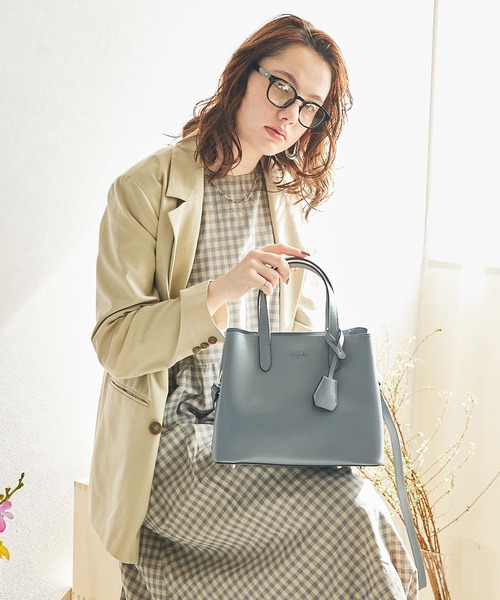 Ungrid（アングリッド）の「【Ungrid/アングリッド】カラーロゴ金具　キーハウス付き両アオリポケットハンドバッグ　ショルダーストラップ付（ハンドバッグ・レディース・グレイッシュベージュ/ブラック/アイボリー/グレー/ブルーグレー・FREE）」の14枚目の写真
