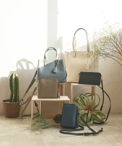 Ungrid（アングリッド）の「【Ungrid/アングリッド】カラーロゴ金具　キーハウス付き両アオリポケットハンドバッグ　ショルダーストラップ付（ハンドバッグ・レディース・グレイッシュベージュ/ブラック/アイボリー/グレー/ブルーグレー・FREE）」の6枚目の写真