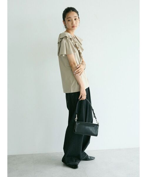 CRAFT STANDARD BOUTIQUE(クラフトスタンダードブティック)の「フリルデザインTee(Tシャツ/カットソー・レディース・グレイッシュベージュ/ブラック/オフホワイト・FREE)」の13枚目の写真