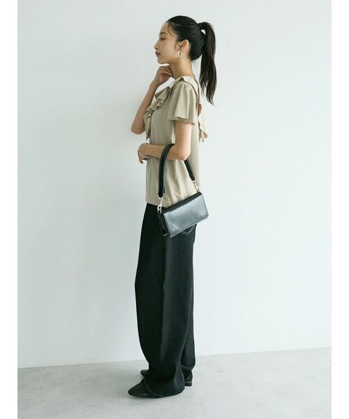 CRAFT STANDARD BOUTIQUE(クラフトスタンダードブティック)の「フリルデザインTee(Tシャツ/カットソー・レディース・グレイッシュベージュ/ブラック/オフホワイト・FREE)」の16枚目の写真