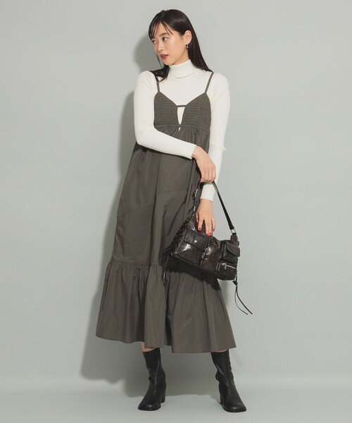 Ray BEAMS(レイビームス)の「チェック ティアード キャミ ワンピース(ワンピース・レディース・ブラック/オリーブ・ONE SIZE)」の6枚目の写真