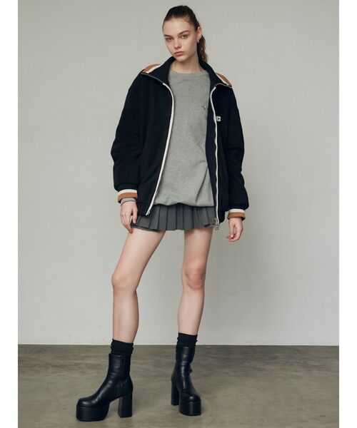 EMODA(エモダ)の「【WEB限定】オーバールーズロゴプルオーバー(スウェット・レディース・ブラック/グレー/ブルー/レッド・FREE)」の16枚目の写真