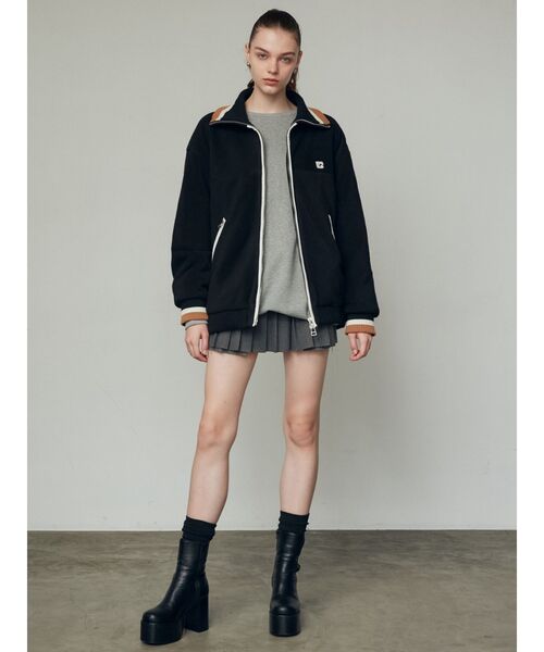 EMODA(エモダ)の「【WEB限定】オーバールーズロゴプルオーバー(スウェット・レディース・ブラック/グレー/ブルー/レッド・FREE)」の17枚目の写真