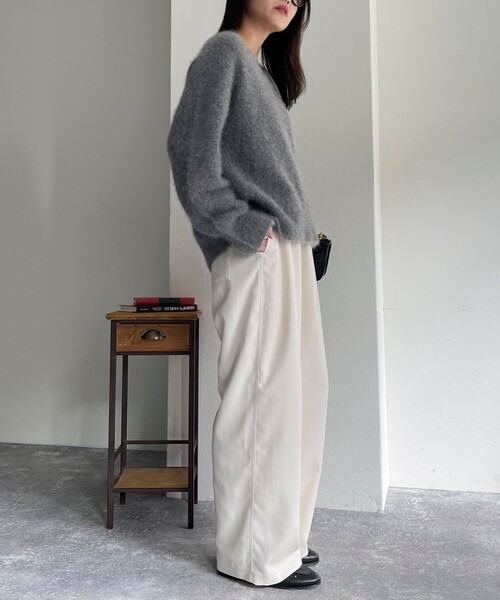 fredy emue（フレディエミュ）の「シルキーウォームセミワイドイージーパンツ（その他パンツ・レディース・チャコールグレー/オフホワイト/ブラック/サックスブルー・38/36）」の6枚目の写真