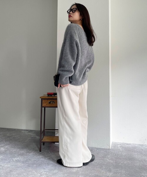 fredy emue（フレディエミュ）の「シルキーウォームセミワイドイージーパンツ（その他パンツ・レディース・チャコールグレー/オフホワイト/ブラック/サックスブルー・38/36）」の7枚目の写真