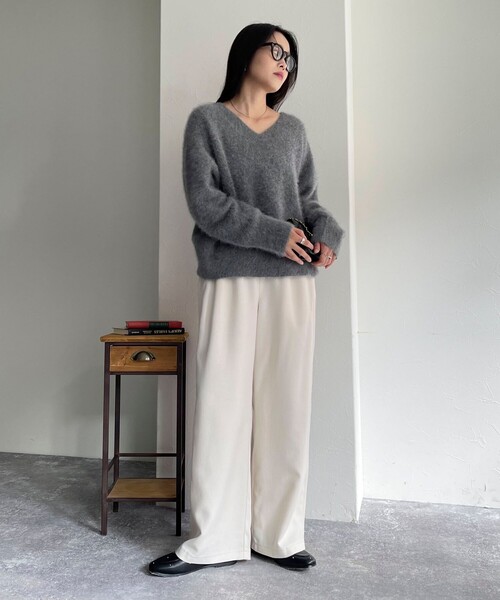 fredy emue（フレディエミュ）の「シルキーウォームセミワイドイージーパンツ（その他パンツ・レディース・チャコールグレー/オフホワイト/ブラック/サックスブルー・38/36）」の8枚目の写真