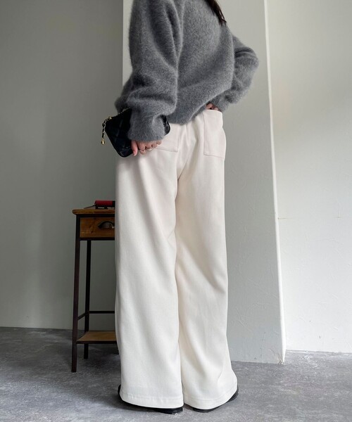 fredy emue（フレディエミュ）の「シルキーウォームセミワイドイージーパンツ（その他パンツ・レディース・チャコールグレー/オフホワイト/ブラック/サックスブルー・38/36）」の11枚目の写真