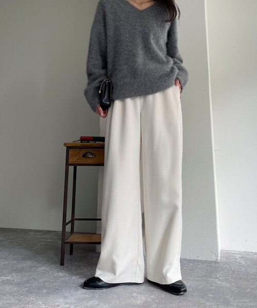 fredy emue（フレディエミュ）の「シルキーウォームセミワイドイージーパンツ（その他パンツ・レディース・チャコールグレー/オフホワイト/ブラック/サックスブルー・38/36）」の12枚目の写真
