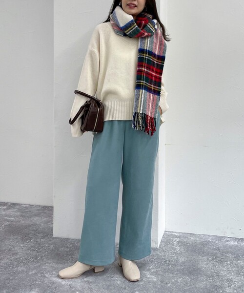 fredy emue（フレディエミュ）の「シルキーウォームセミワイドイージーパンツ（その他パンツ・レディース・チャコールグレー/オフホワイト/ブラック/サックスブルー・38/36）」の14枚目の写真