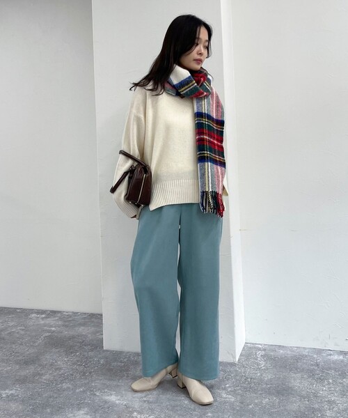 fredy emue（フレディエミュ）の「シルキーウォームセミワイドイージーパンツ（その他パンツ・レディース・チャコールグレー/オフホワイト/ブラック/サックスブルー・38/36）」の18枚目の写真