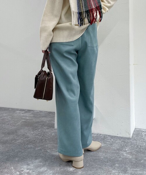 fredy emue（フレディエミュ）の「シルキーウォームセミワイドイージーパンツ（その他パンツ・レディース・チャコールグレー/オフホワイト/ブラック/サックスブルー・38/36）」の21枚目の写真