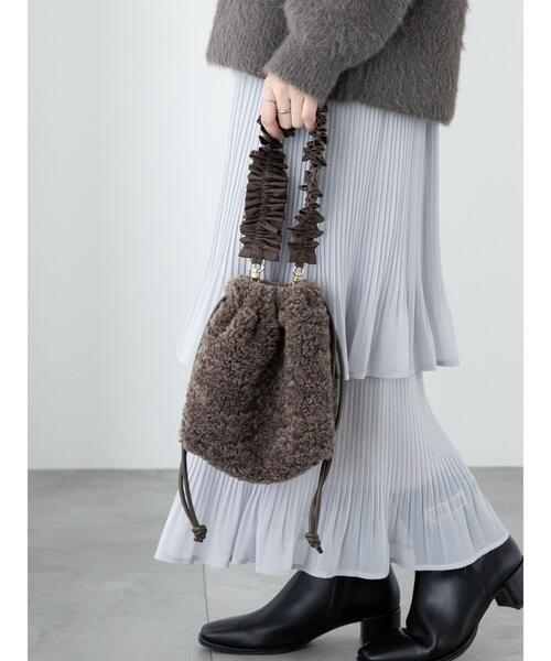 Te chichi TERRASSE(テチチテラス)の「ボアフリルハンドルバッグ(ハンドバッグ・レディース・ベージュ/チャコールグレー・F)」の4枚目の写真