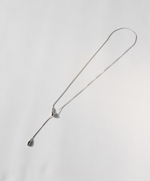 un dix cors（アンディコール）の「Y字スネークスライドネックレス（ネックレス・レディース・シルバー/ゴールド・FREE）」の4枚目の写真