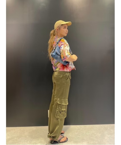 Desigual(デシグアル)の「LINA カーゴロングパンツ ブラック(その他パンツ・レディース・ブラック/グリーン・XL/M/S/L/XS)」の2枚目の写真