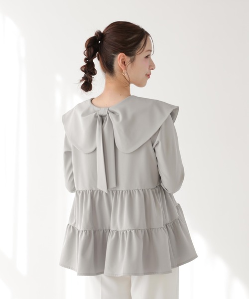 Fit more(フィットモア)の「バックリボンカラーパールボタンペプラムブラウス(シャツ/ブラウス・レディース・ピンク/ホワイト/ネイビー/グレー・FREE)」の3枚目の写真